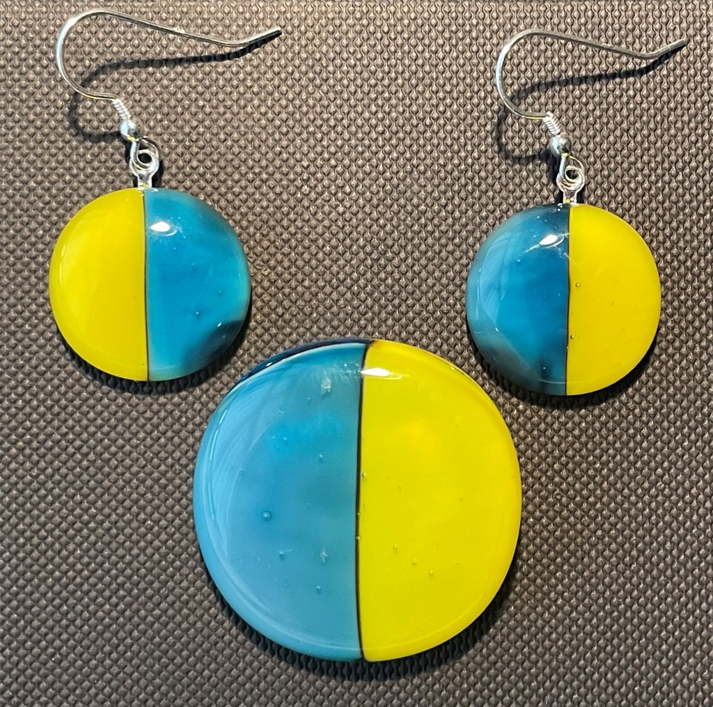 Blue and yellow round earring and brooch set